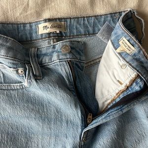 Madewell - Curvy Perfect Vintage Jean size 24.